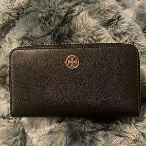 Tory Burch- Leather Zipper Wallet